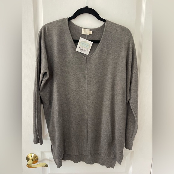Dreamers by debut Gray V-Neck Sweater - Picture 1 of 3